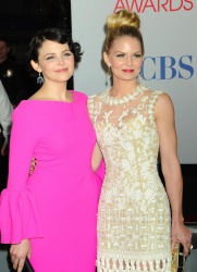 Jennifer Morrison - Jennifer Morrison & Ginnifer Goodwin - 38th People's Choice Awards held at Nokia Theatre in Los Angeles (January 11, 2012) - 244xHQ 0YAbyou8