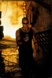Vin Diesel - Vin Diesel, Karl Urban, David Twohy, Thandie Newton, Alexa Davalos, Colm Feore, Judi Dench - Промо стиль и постеры к фильму "The Chronicles of Riddick (Хроники Риддика)", 2004 (105xHQ) 0faPeIQq