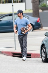 Josh Duhamel - shops for baseballs and baseball gloves in Los Angeles, California - February 7, 2015 - 15xHQ 2LURv1FI