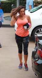 Kelly Brook - Heads to the gym in LA - February 26, 2015 (72xHQ) 2QF4aN72