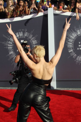 Miley Cyrus - 2014 MTV Video Music Awards in Los Angeles, August 24, 2014 - 350xHQ 58Dgef3j