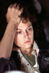 Ian Holm, Sigourney Weaver - постеры и промо стиль к фильму "Alien (Чужой)", 1979 (70хHQ) 6lA24xzx