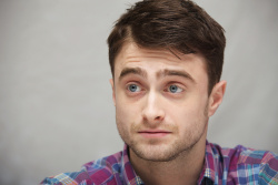 Daniel Radcliffe - Kill Your Darlings press conference portraits by Herve Tropea (Toronto, September 10, 2013) - 7xHQ 768vi4xJ