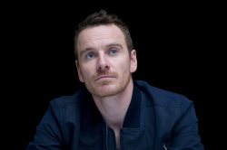 Michael Fassbender - X- Men: Days of Future Past press conference portraits by Magnus Sundholm (New York, May 9, 2014) - 25xHQ 7AyiU0zA