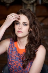 Kristen Stewart - Snow White And The Huntsman press conference portraits by Vera Anderson (West Suffex, May 13, 2012) - 16xHQ 87XhaAjB
