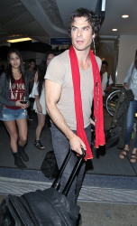 Ian Somerhalder - Spotted at LAX Airport in Los Angeles (July 24, 2014) - 24xHQ 8fZxCD2Z
