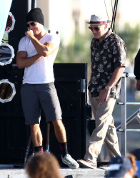 Zac Efron & Robert De Niro - On the set of Dirty Grandpa in Tybee Island,Giorgia 2015.04.30 - 140xHQ 8oVIfmPv