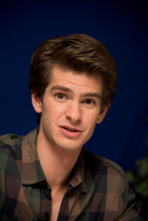 Andrew Garfield - Andrew Garfield - The Social Network press conference portraits by Herve Tropea (New York, September 25, 2010) - 9xHQ 9FSMuOCS