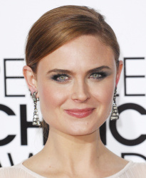 Emily Deschanel - 40th Annual People's Choice Awards at Nokia Theatre L.A. Live in Los Angeles, CA - January 8. 2014 - 137xHQ A1ZJvza8
