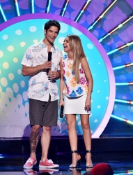 Sarah Hyland - FOX's 2014 Teen Choice Awards at The Shrine Auditorium on August 10, 2014 in Los Angeles, California - 367xHQ Cu63aqGI