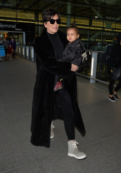 Kris Jenner - at Heathrow airport in London - March 2, 2015 (14xHQ) DO39JP8M