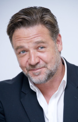 Russell Crowe - Noah press conference portraits by Magnus Sundholm (Beverly Hills, March 24, 2014) - 17xHQ DqL7pjM8
