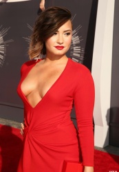 Demi Lovato - At the MTV Video Music Awards, August 24, 2014 - 112xHQ Dt5MkAhZ