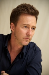 Edward Norton - The Bourne Legacy press conference portraits by Vera Anderson (Beverly Hills, July 20, 2012) - 10xHQ EBDqeJFC