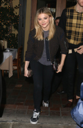Chloe Moretz - Leaving Ago restaurant in West Hollywood, 7 января 2015 (6xHQ) FlixspLU