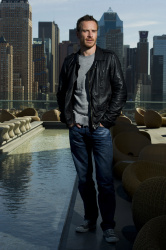 Michael Fassbender - Charles Sykes Photoshoot (New York, October 7, 2011) - 20xHQ FoqjtWPW