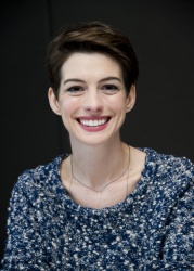 Anne Hathaway - Les Miserables press conference portraits by Magnus Sundholm (New York, December 2, 2012) - 12xHQ GsMGq9Cb