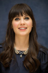 Zooey Deschanel - Yes Man press conference portraits by Vera Anderson (Beverly Hills, December 4, 2008) - 23xHQ H9nuI4eW