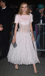 Diane Kruger - Arriving at Elle Style Awards 2015 in London (2015.02.24.) (5xHQ) Ho0ZE2RG