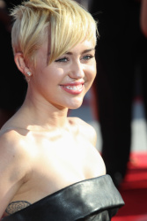 Miley Cyrus - 2014 MTV Video Music Awards in Los Angeles, August 24, 2014 - 350xHQ ICwM1pel