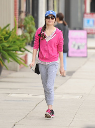 Miranda Cosgrove - Out and about in LA, 22 января 2015 (25xHQ) IK1YVlt4