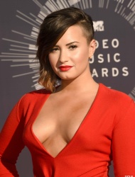 Demi Lovato - At the MTV Video Music Awards, August 24, 2014 - 112xHQ INDD0Qxv