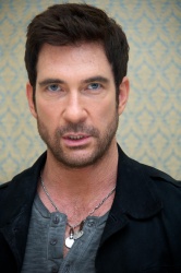 Dylan McDermott - 'Hostages' Press Conference Portraits by Vera Anderson - July 30, 2013 - 8xHQ If6iD7pF