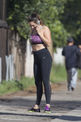 Kelly Brook - out in LA - February 2, 2015 - 13xHQ J7cgBrRp
