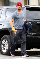 Josh Duhamel - looked determined on Monday morning as he head into a CircuitWorks class in Santa Monica - March 2, 2015 - 17xHQ JXVvB376