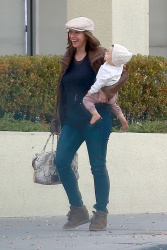 Jennifer Love Hewitt - Out for lunch in West Hollywood, 13 января 2015 (20xHQ) Jqy6NpqU