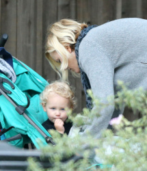 Malin Akerman - Out with her son in LA- February 20, 2015 (25xHQ) KVoRaSAv