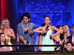 Sarah Hyland - FOX's 2014 Teen Choice Awards at The Shrine Auditorium on August 10, 2014 in Los Angeles, California - 367xHQ LbuF0DYH