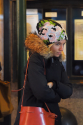 Sienna Miller and Tom Sturridge - seen out in Soho after lunch at Balthazar in New York, 13 января 2015 (8xHQ) M75vLysj