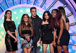 Fifth Harmony - at FOX's 2014 Teen Choice Awards in Los Angeles, California - 32xHQ MOs3XR7i
