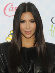 Kim Kardashian - at FOX's 2014 Teen Choice Awards in Los Angeles, California - 39xHQ Oj7T4G4d