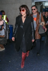 Carla Gugino - Arrives in LAX Airport - February 20, 2015 (12xHQ) P0n20cWH