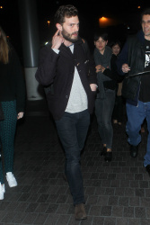 Jamie Dornan - Spotted at at LAX Airport with his wife, Amelia Warner - January 13, 2015 - 69xHQ PVymVK2l