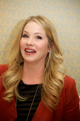 Christina Applegate - Christina Applegate - Up All Night press conference portraits by Vera Anderson (Los Angeles, October 27, 2011) - 5xHQ PzpyM3FO