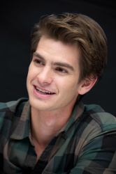 Andrew Garfield - The Social Network press conference portraits by Vera Anderson (New York, September 25, 2010) - 8xHQ QV5f86pO