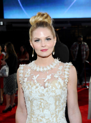 Jennifer Morrison - Jennifer Morrison & Ginnifer Goodwin - 38th People's Choice Awards held at Nokia Theatre in Los Angeles (January 11, 2012) - 244xHQ R1XAhtZY