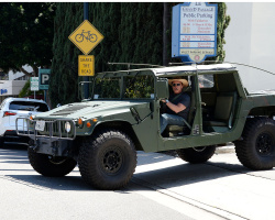 Arnold Schwarzenegger - seen out in Los Angeles - April 18, 2015 - 72xHQ ShSkRBLw
