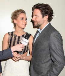 Jennifer Lawrence и Bradley Cooper - Attends a screening of 'Serena' hosted by Magnolia Pictures and The Cinema Society with Dior Beauty, Нью-Йорк, 21 марта 2015 (449xHQ) Szj3h9Fy