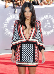 Kim Kardashian - 2014 MTV Video Music Awards in Los Angeles, August 24, 2014 - 90xHQ UPlZsOlX