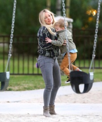 Hilary Duff - at Coldwater Canyon Park in Beverly Hills, 23 января 2015 (30xHQ) UX7ehmKV