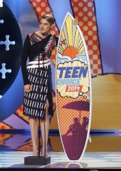 Shailene Woodley - 2014 Teen Choice Awards, Los Angeles August 10, 2014 - 363xHQ UbLupc2B