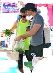 Ian Somerhalder & Nikki Reed - at the farmer's market in Sherman Oaks (July 20, 2014) - 152xHQ W4jIpA6a
