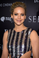 Jennifer Lawrence и Bradley Cooper - Attends a screening of 'Serena' hosted by Magnolia Pictures and The Cinema Society with Dior Beauty, Нью-Йорк, 21 марта 2015 (449xHQ) WQcCE5B4
