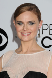 Emily Deschanel - 40th Annual People's Choice Awards at Nokia Theatre L.A. Live in Los Angeles, CA - January 8. 2014 - 137xHQ WeYpsssN