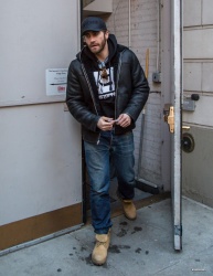 Jake Gyllenhaal - Outside The Samuel J. Friedman Theatre In NYC 2015.01.28 - 5xHQ WpQHJhTA