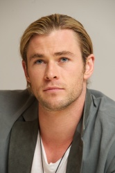 Chris Hemsworth - The Avengers press conference portraits by Vera Anderson (Beverly Hills, April 13, 2012) - 8xHQ XInuFFPz